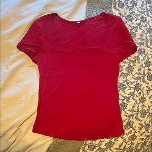 Women's Short Sleeve Scoop Neck Top - Crimson
